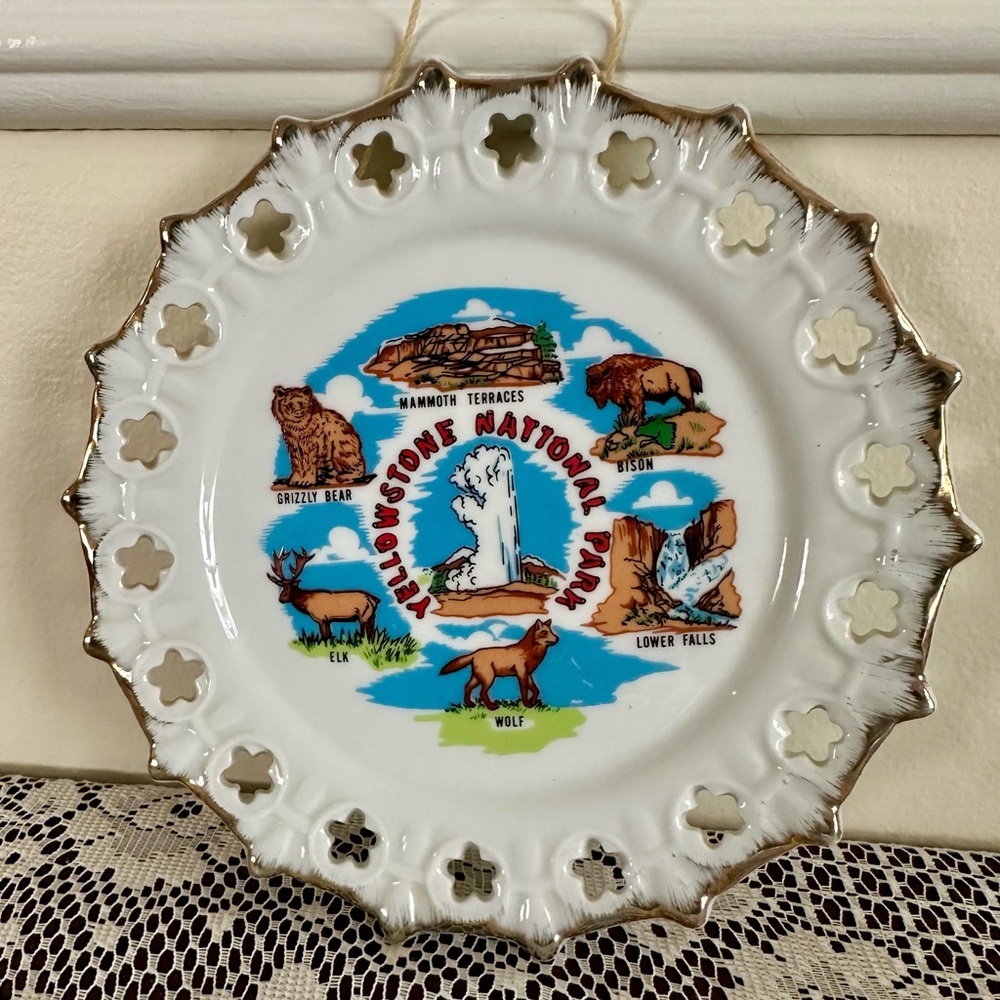 Vintage Yellowstone National Park Souvenir Plate Wildlife & Landmarks